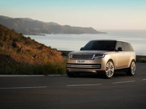 Представиха новия Range Rover в Кралската опера в Лондон Land Rover