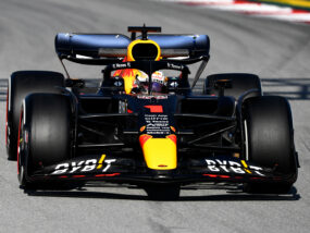 Ред Бул RB18
