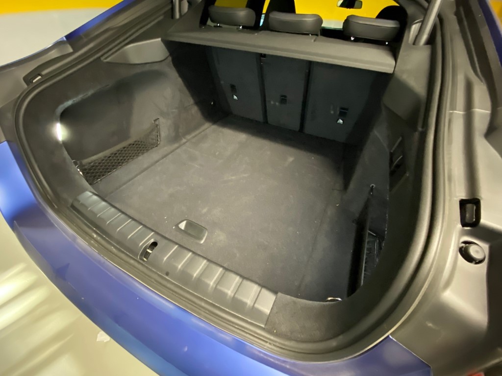 BMW i4 M50, багажник