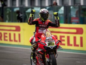 WSBK: Баутиста спечели първия старт на пистата Маникур, Рей и Разгатлиоглу с катастрофи Алваро Баутиста, Дукати