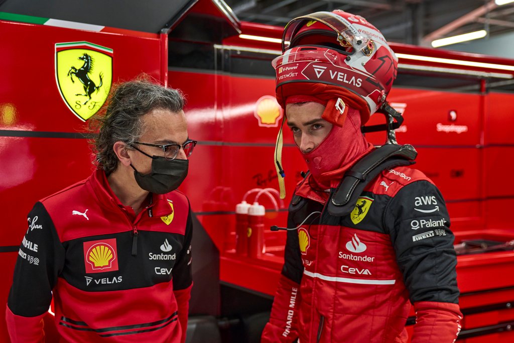 FERRARI F1 GP BAHRAIN Лоран Мекис, Шарл Льоклер