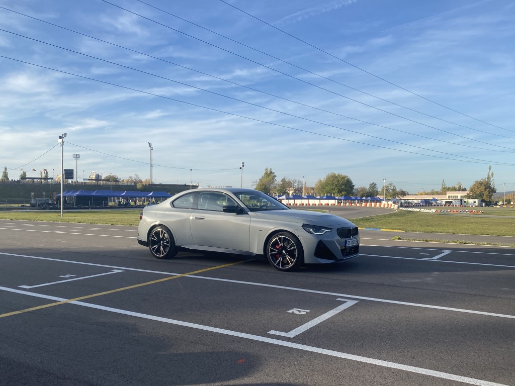 BMW M240i