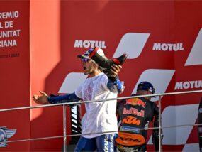 Ринс не е сдържал сълзите си преди последния старт на Сузуки в MotoGP Алекс Ринс, Сузуки