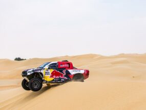 Abu Dhabi Desert Challenge 2023: Ал-Атия най-бърз в първия етап, Льоб изостана заради технически проблем Насер Ал-Атия