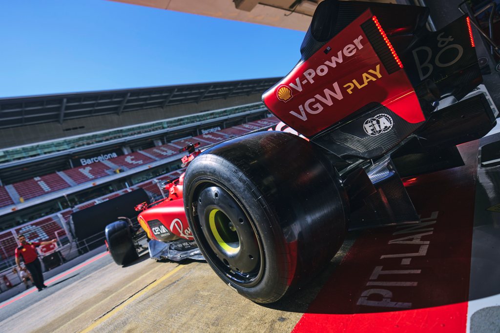 FERRARI F1 TEST BARCELLONA 2023 Ферари, Пирели, гуми