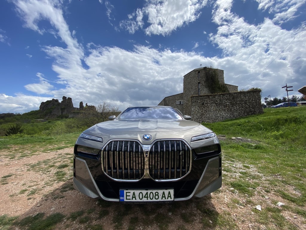 BMW i7