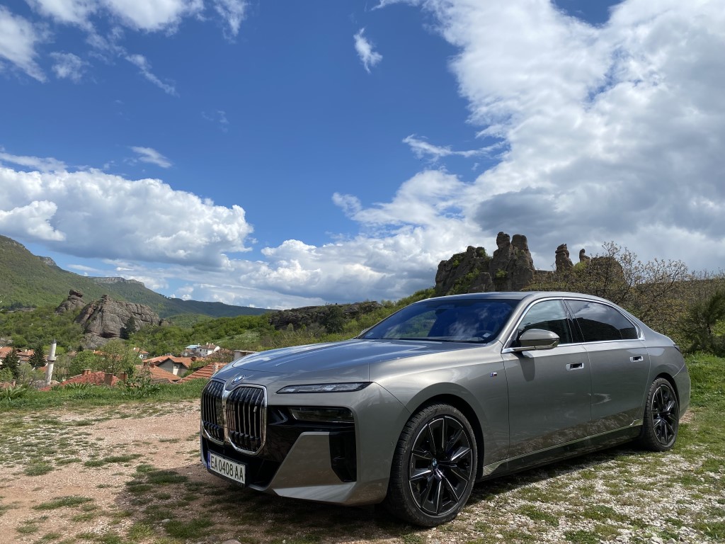 BMW i7