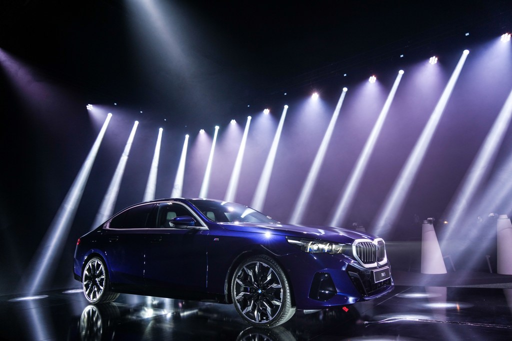 P90509243_highRes_bmw-5-series-debut-i