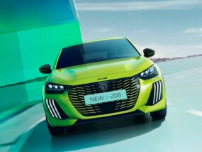 Peugeot обновява 208 и е-208