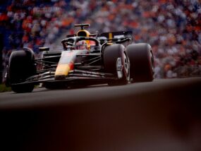 Верстапен недоволен от баланса на RB19 в завоите на Зандвоорт Макс Верстапен