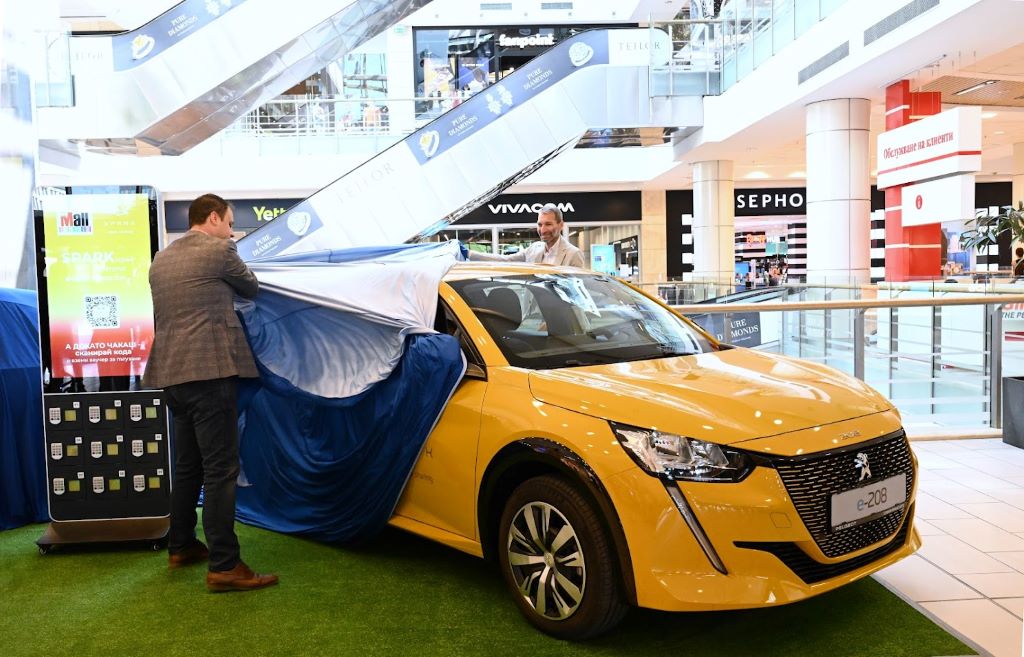 Peugeot е-208
