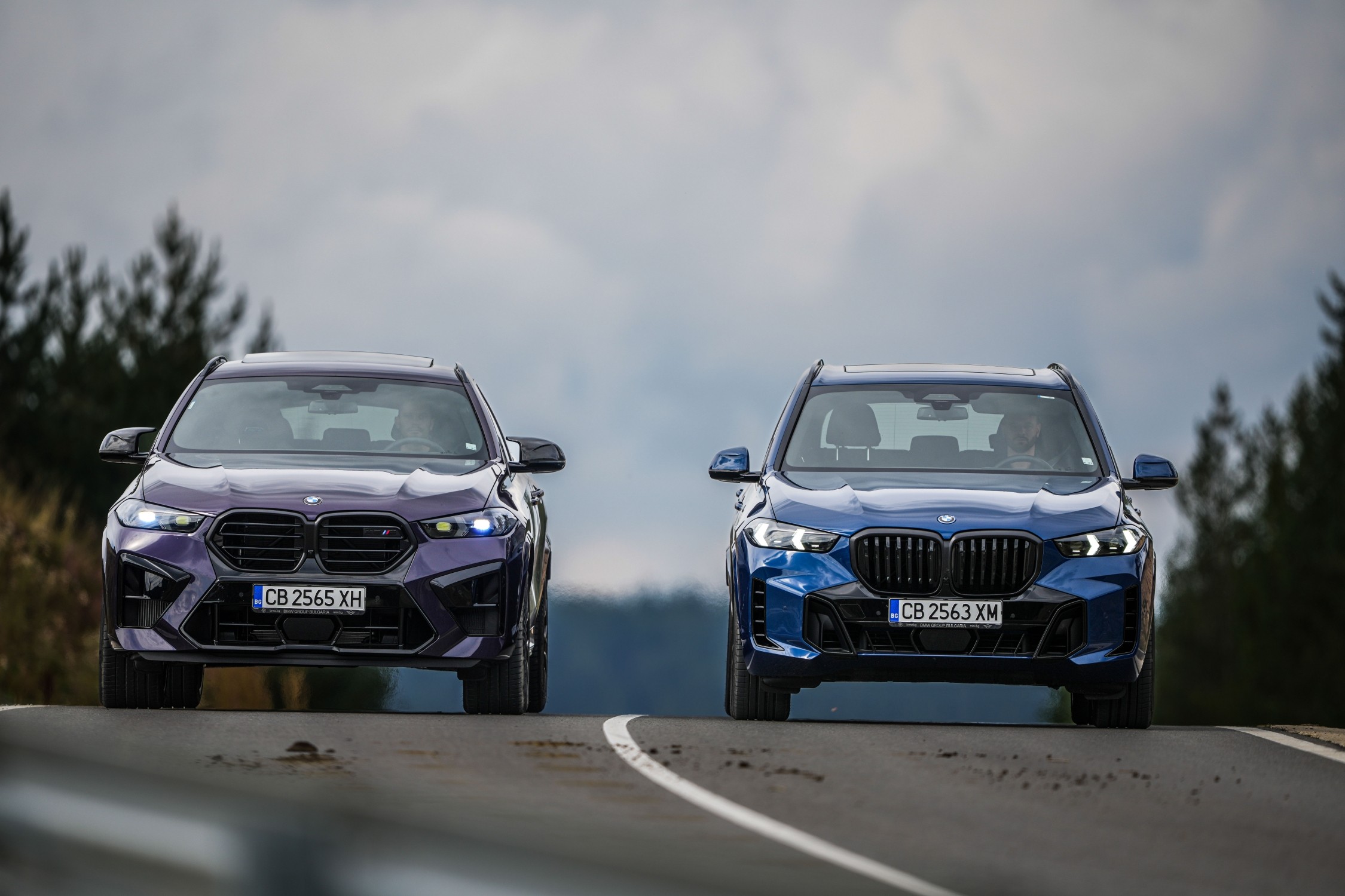 P90524733_lowRes_bmw-x5-and-bmw-x6-on