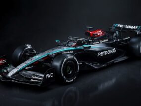 Мерцедес представи F1 W15 Мерцедес F1 W15