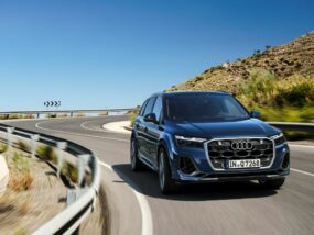 Ауди Q7