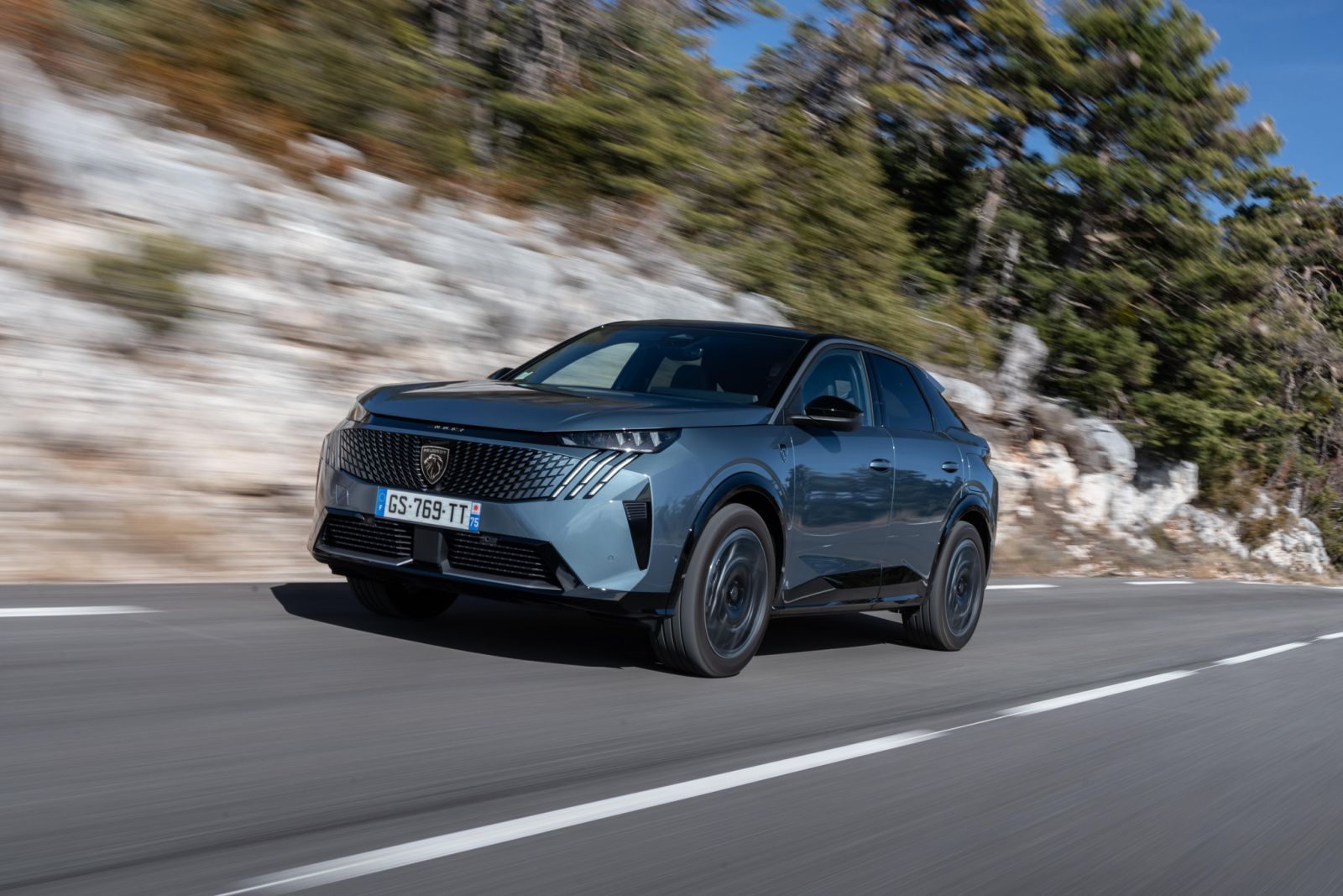 Peugeot E-3008