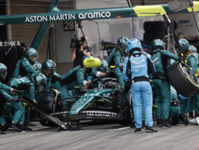 Астън Мартин остава част от F1 до 2030 г. Астън Мартин в F1
