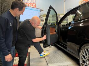 Шефът на марката VW докара за проверка Golf с 455 к.с. Томас Шефер с Golf VI VR6 Turbo