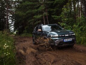 Новият Duster – по-агресивен и хибриден Dacia Duster