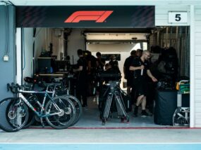 F1 лого