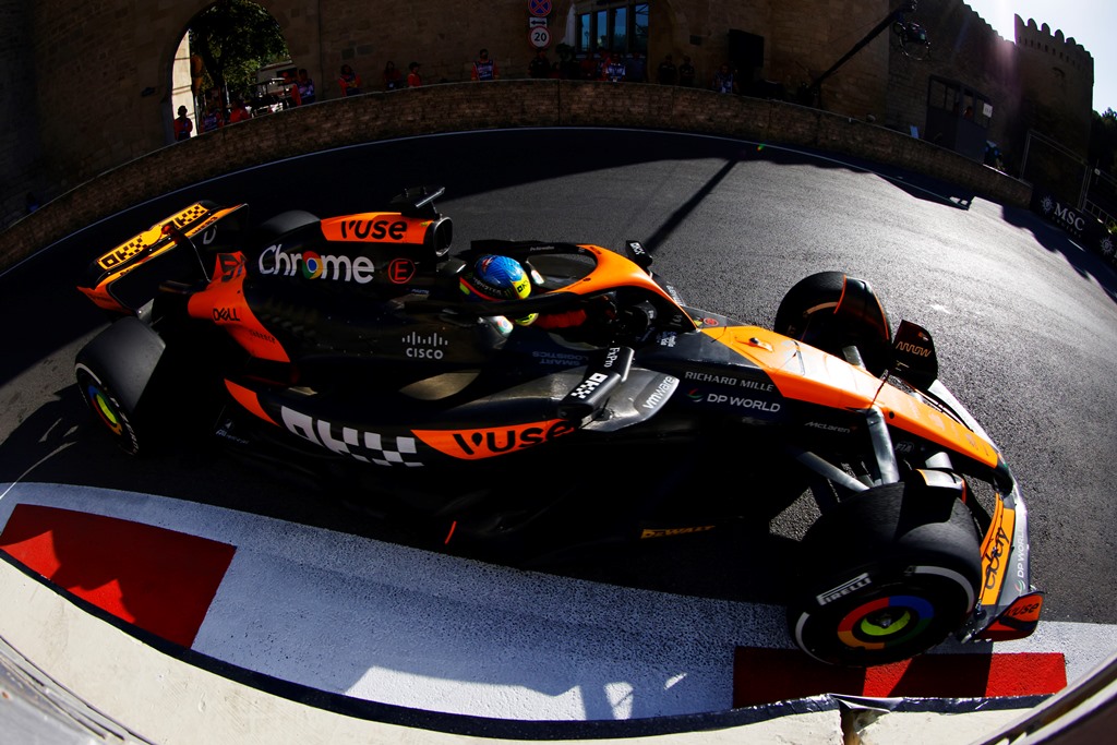Oscar Piastri, McLaren MCL38 Оскар Пиастри, Макларън F1