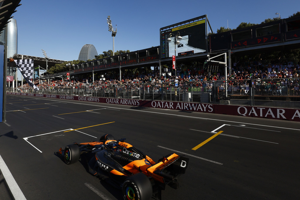 Макларън MCL38 Макларън MCL38