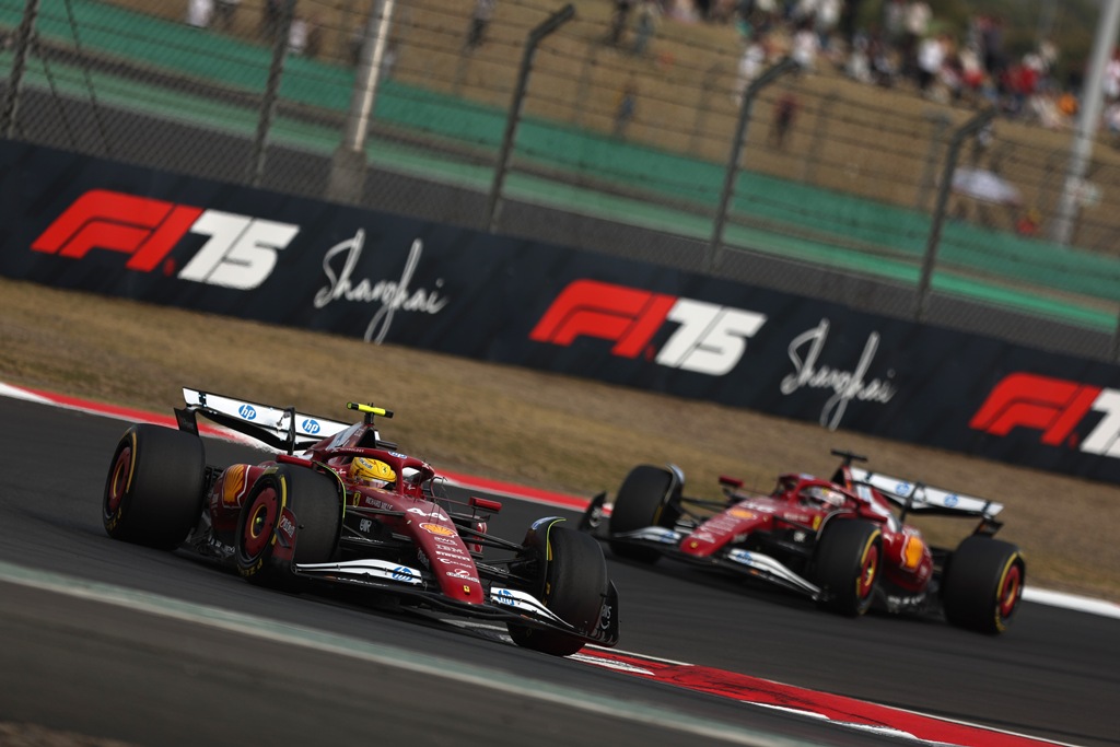 F1 Grand Prix Of China Люис Хамилтън, Шарл Льоклер, Ферари F1, Ферари SF-25