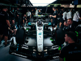 Мерцедес F1 W16