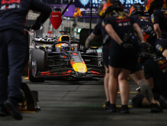движение в бокса, ФИА и F1
