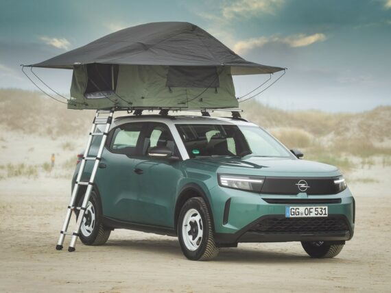 Opel Frontera с палатка