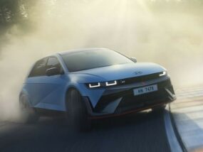 Бързото шофиране удължава живота на акумулатора Бързото шофиране удължава живота на акумулатора