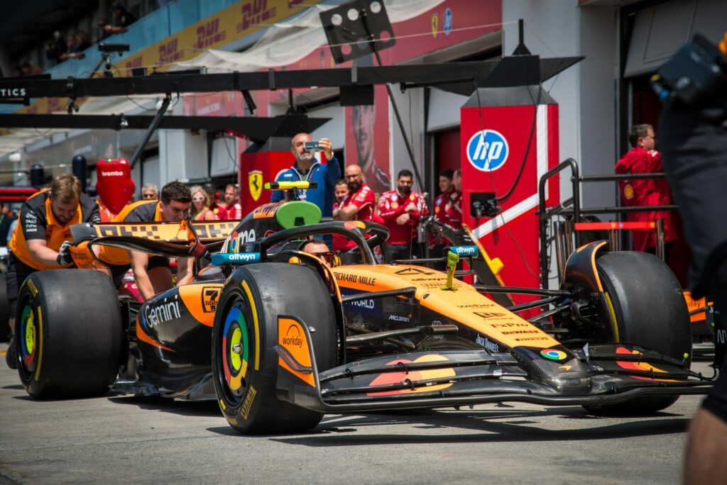 Макларън MCL39 Макларън MCL39