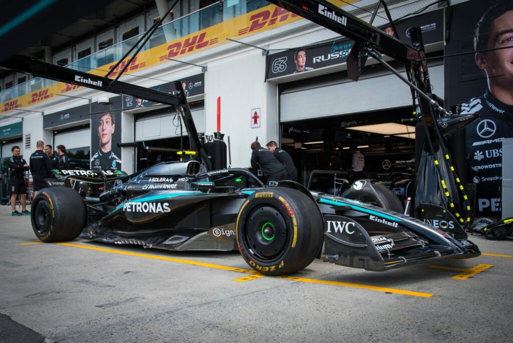 Мерцедес F1 W16 Мерцедес F1 W16