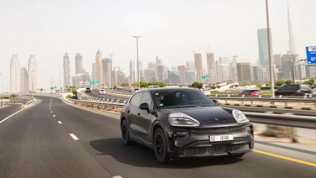 Новият Porsche Cayenne Electric преминава екстремни тестове