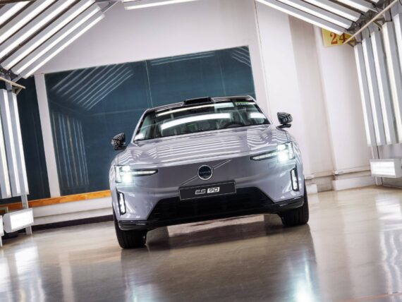 Нов Volvo ES90, чието производство стартира в Китай.