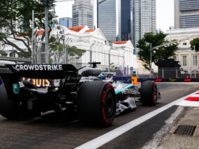 Мерцедес F1 W16