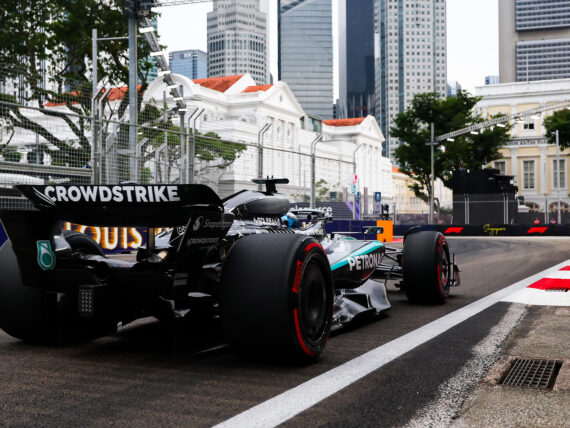 Мерцедес F1 W16