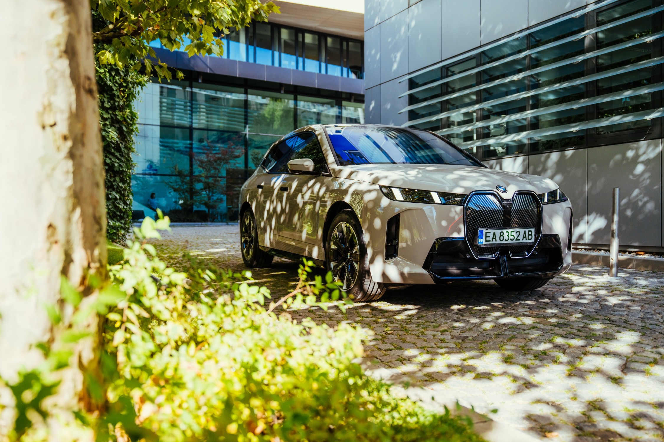 BMW iX пробег 700 км