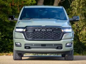 Ram: Пикапът се превръща в огромен SUV Ram 1500