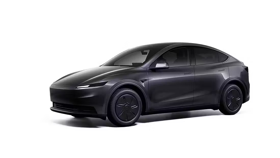 Tesla Model Y Standard (7) Tesla Model Y Standard