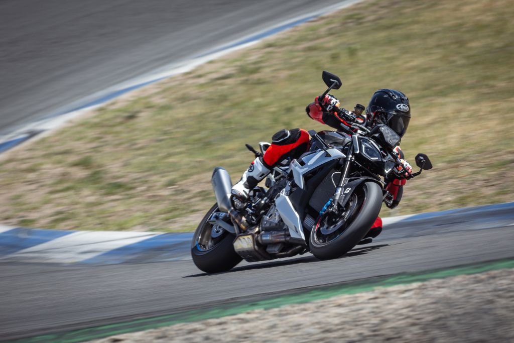 Bridgestone BATTLAX RS12