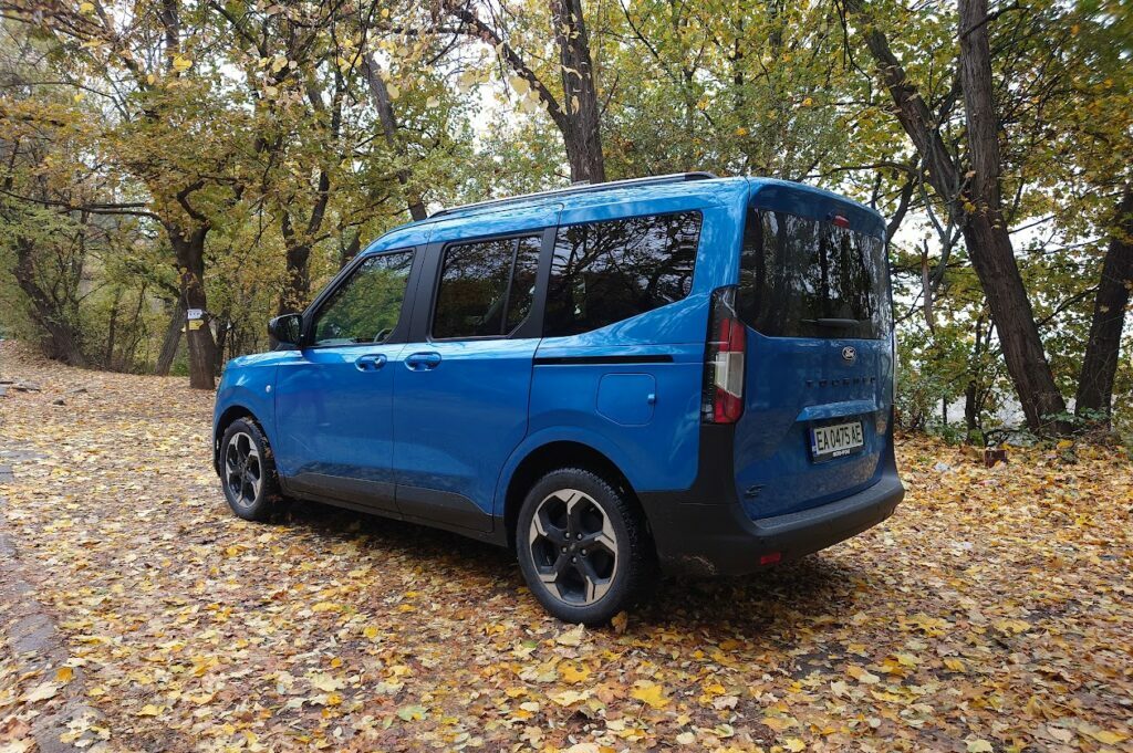 Ford E-Courier Tourneo