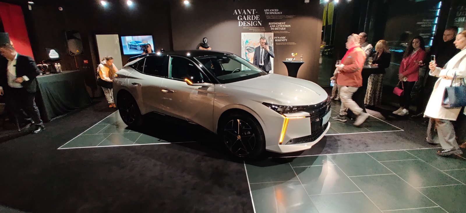 DS Automobiles, DS Store, DS№4