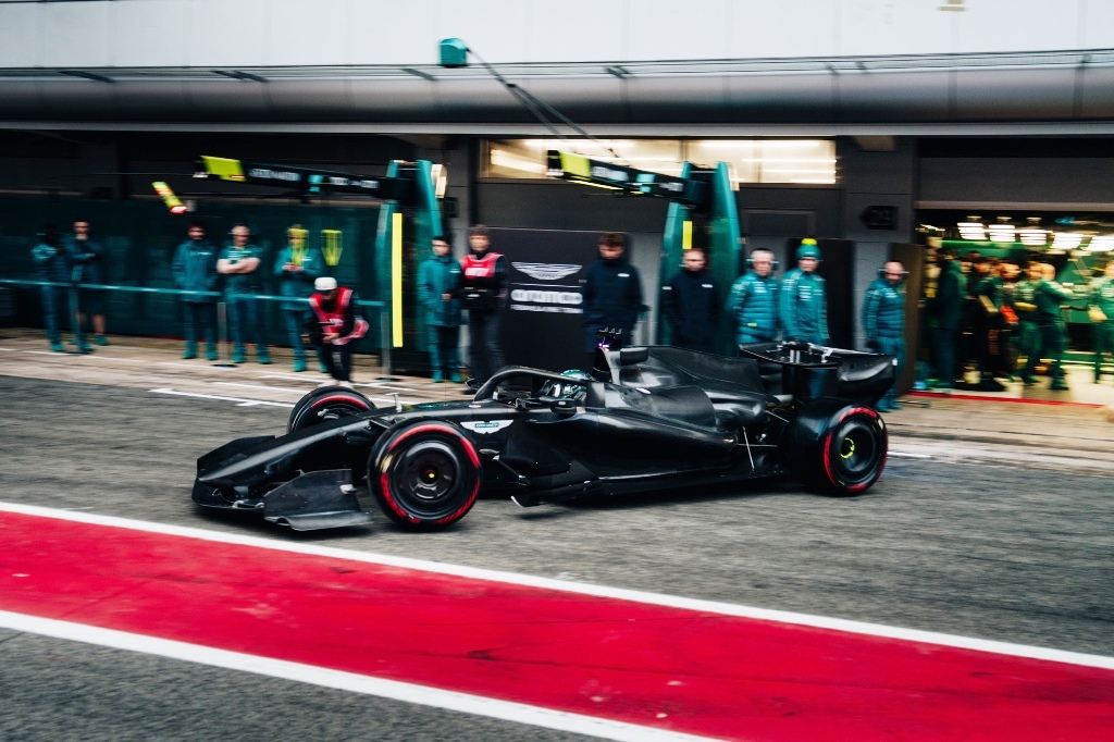 761 Астън Мартин AMR26