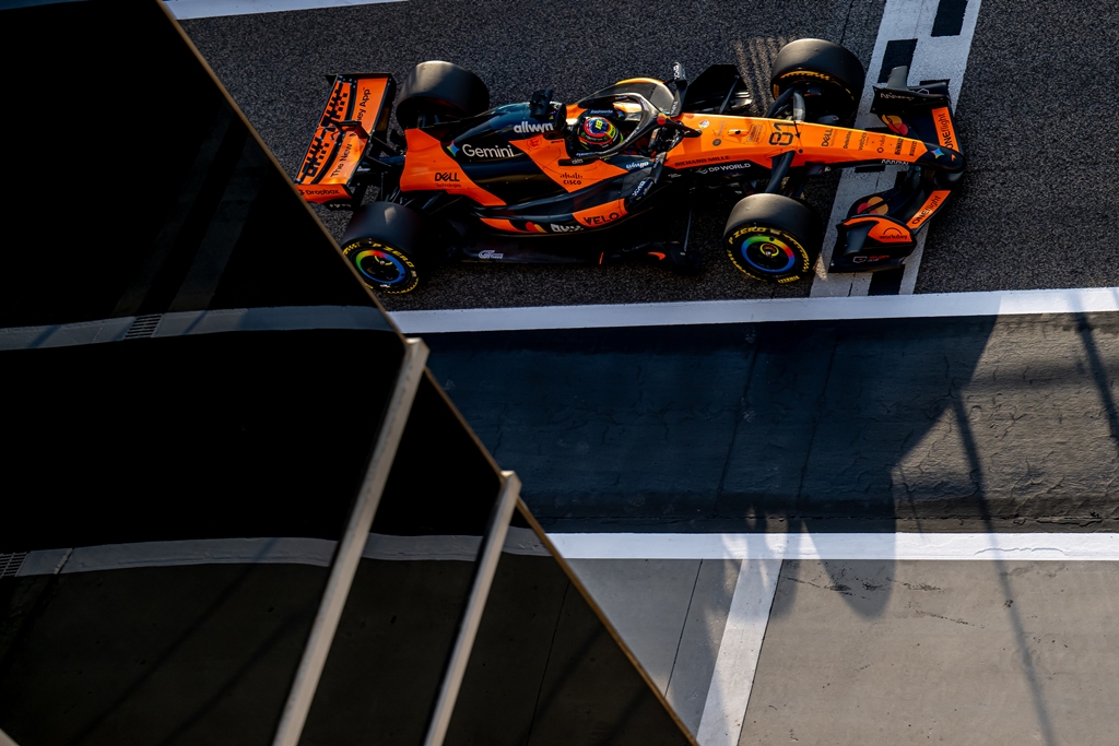 800 Оскар Пиастри, Макларън MCL40