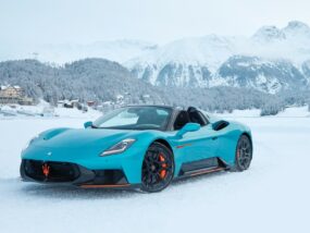 Maserati MCPURA Cielo Frozen Magma