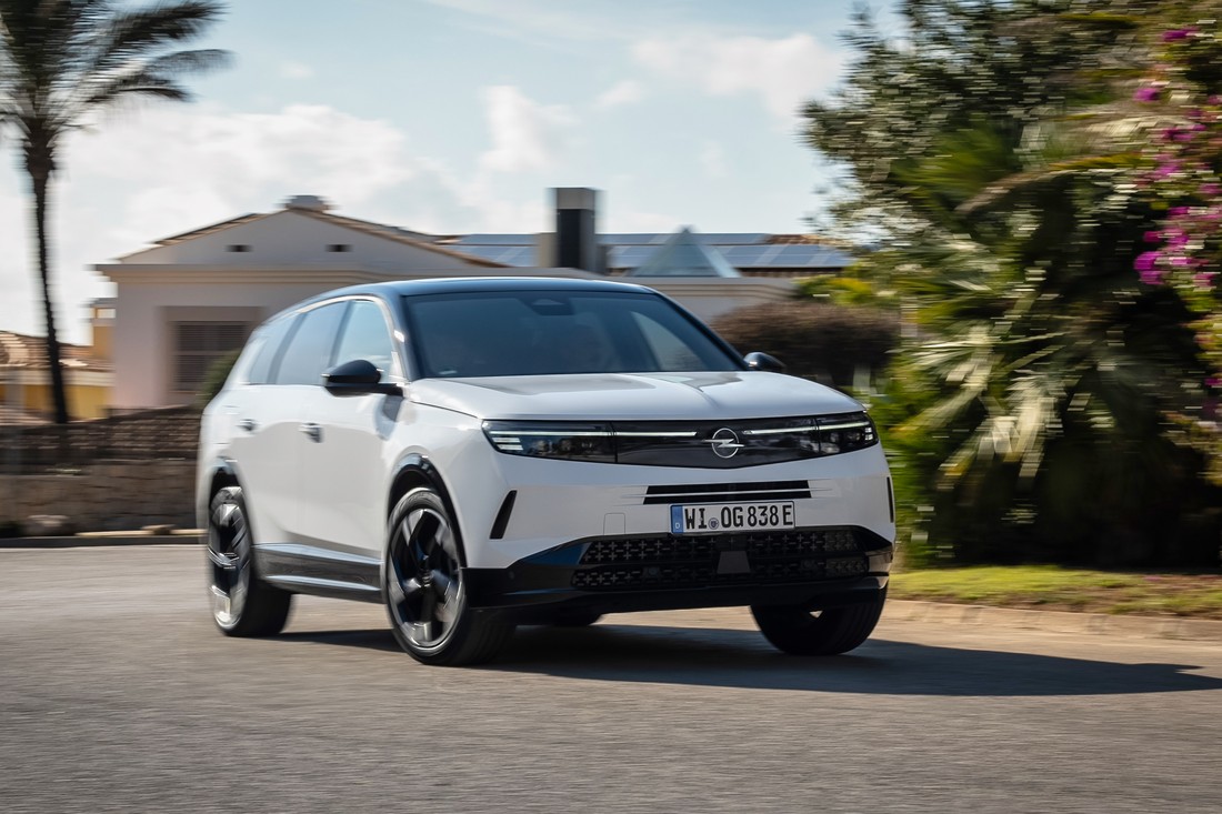02_Opel_527323_result Opel Grandland Plug-in Hybrid