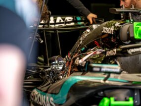 Мерцедес F1, задвижваща система, двигател, задвижващи системи, двигатели