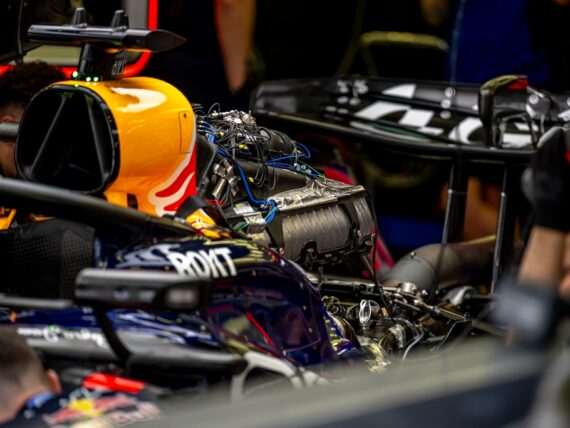 Ред Бул Рейсинг, Ред Бул F1, задвижваща система, двигател, мотор, агрегат