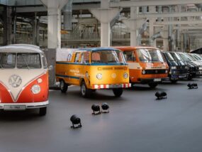 Volkswagen Лекотоварни: Заводът в Хановер навърши 70 години Volkswagen Лекотоварни: Заводът в Хановер