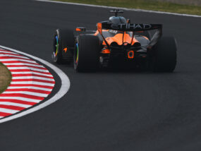Макларън MCL40